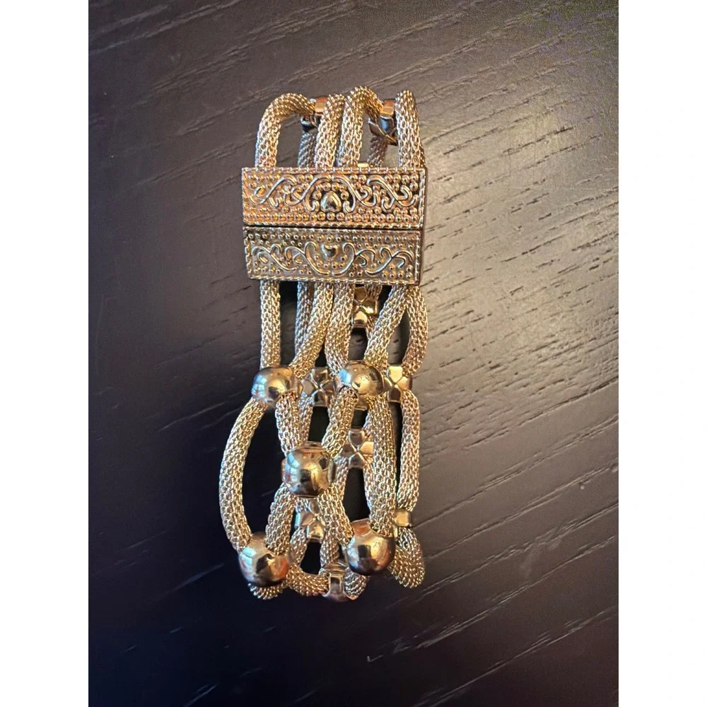 N/A gold tone